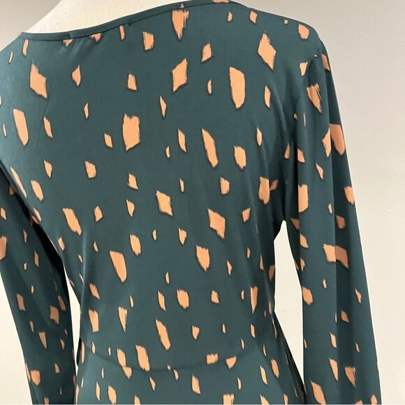 Kaileigh Green and Tan Long Sleeve fake wrap Dress size large - Picture 8 of 13